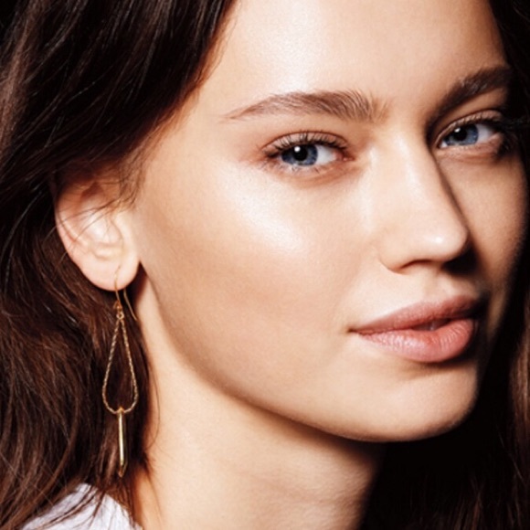 :: Stella & Dot⚜️GOLD Rebel Drop Earrings - Picture 2 of 4